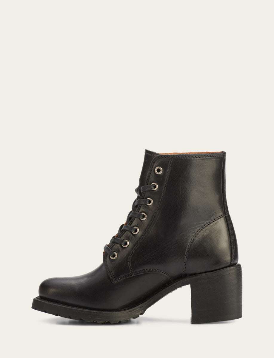 Women's Black Sabrina 6G Lace Up Boots