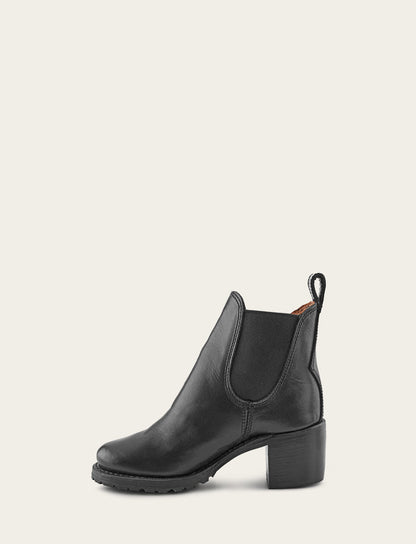 Women's Black Sabrina Chelsea Boots