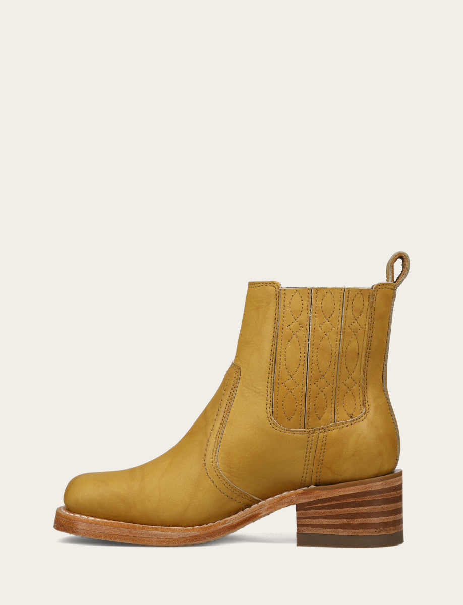 Women's Banana Campus Chelsea Booties