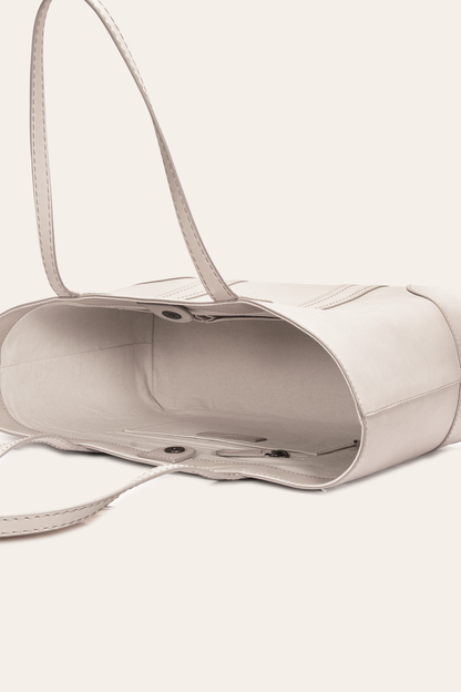 Melissa Nude Shopper